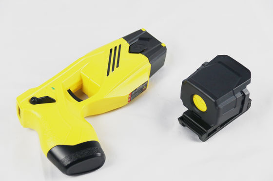 kupować Wytrzymały pistolet paralizatorowy Double-Shot Professional z wodoodpornością IP57, napięciem wyjściowym 55KV i akumulatorem 1400mAh do użytku policyjnego produkcja online
